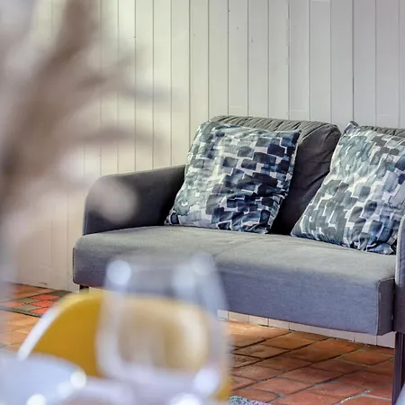 Agapanthes Jolie Maison De à Avec Extérieur Terrasse *