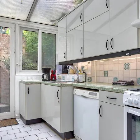 Agapanthes Jolie Maison De à Avec Extérieur Terrasse Casa de Férias *