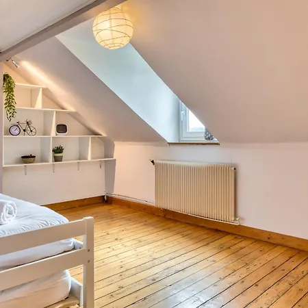 Agapanthes Jolie Maison De à Avec Extérieur Terrasse