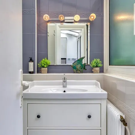 Agapanthes Jolie Maison De à Avec Extérieur Terrasse *